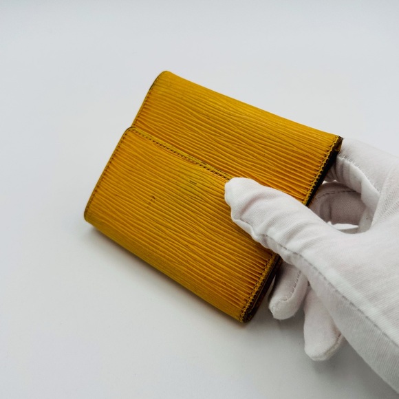 Louis Vuitton Epi Wallet - Picture 5 of 13